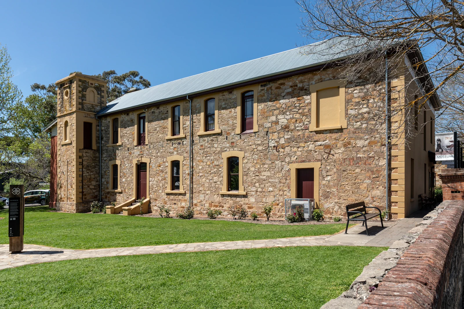 Green hills and townscape in the Adelaide Hills