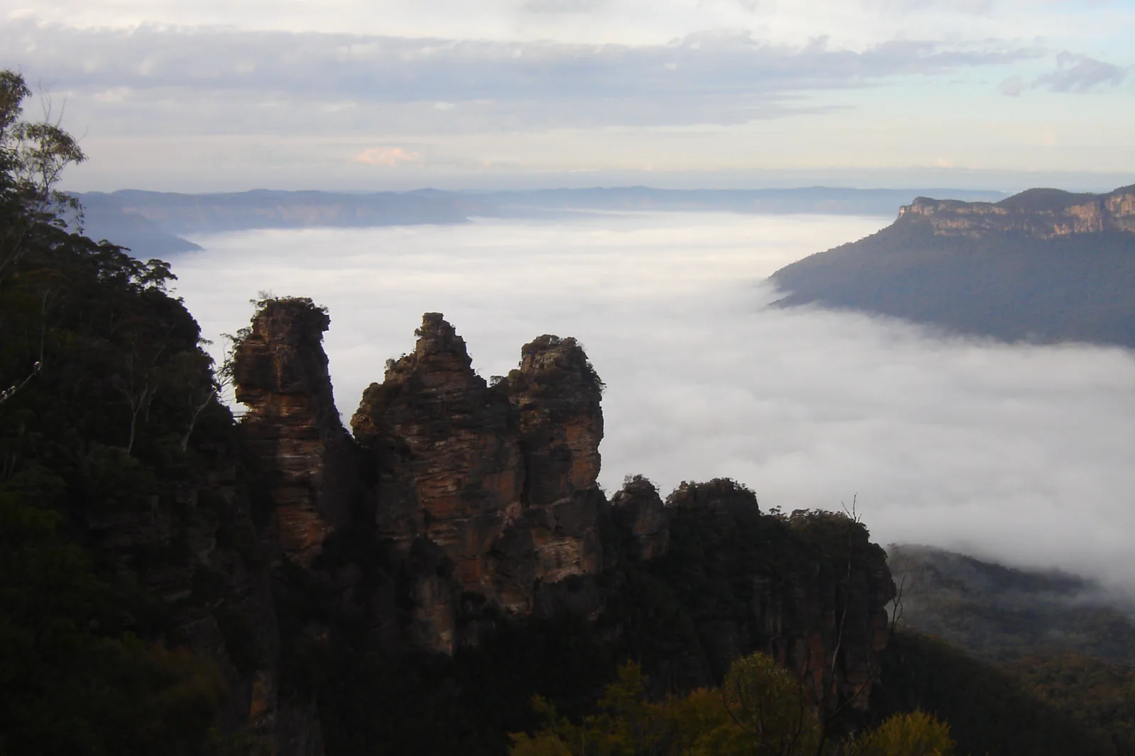 Three Sisters and Jamison Valley from Echo Point in the Blue Mountains