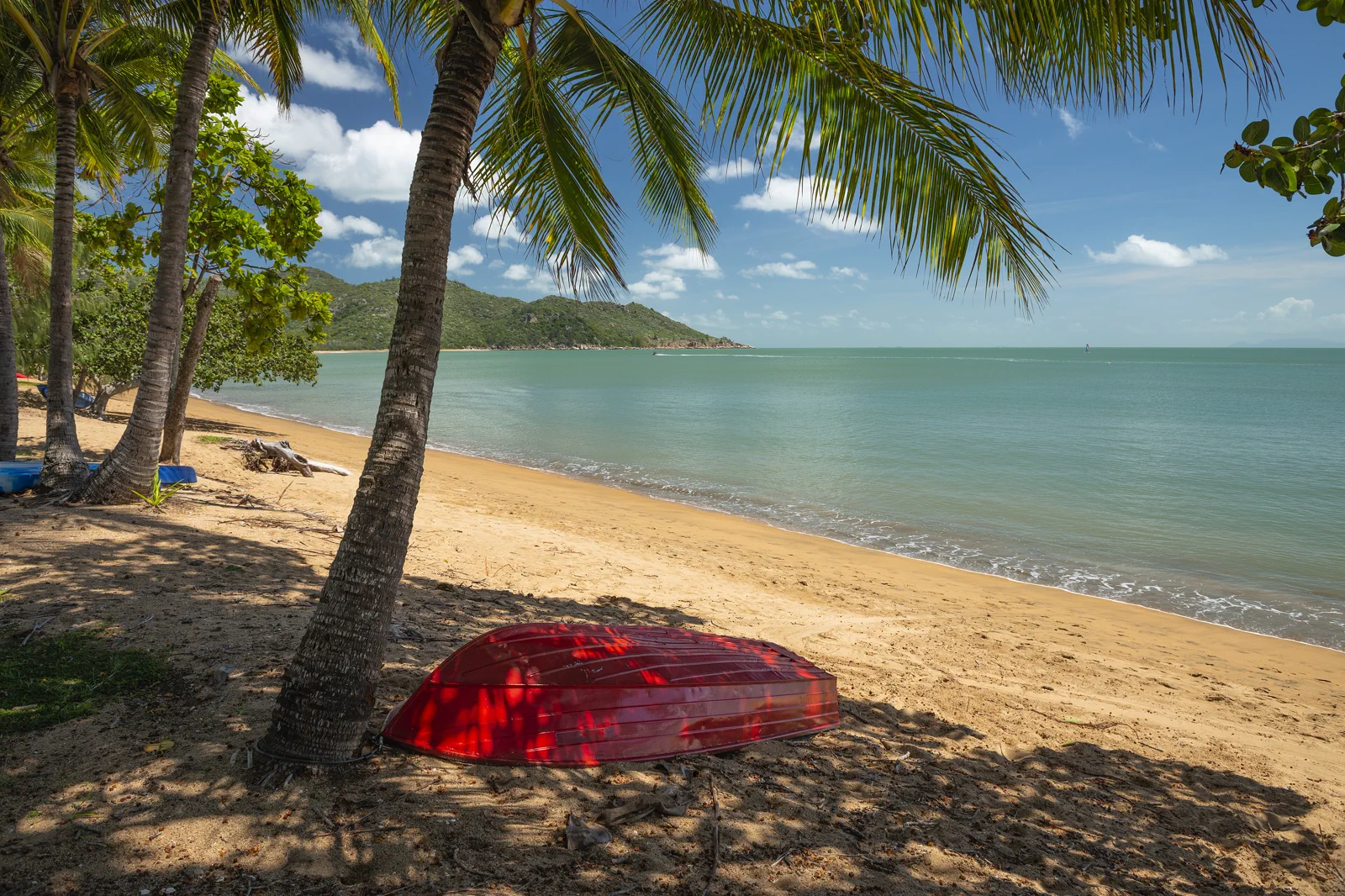 Rocky coast and blue water on Magnetic Island