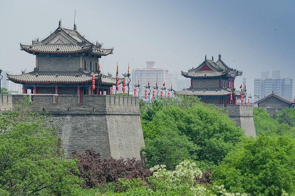 Watchtowers and battlements along Xi'an City Wall