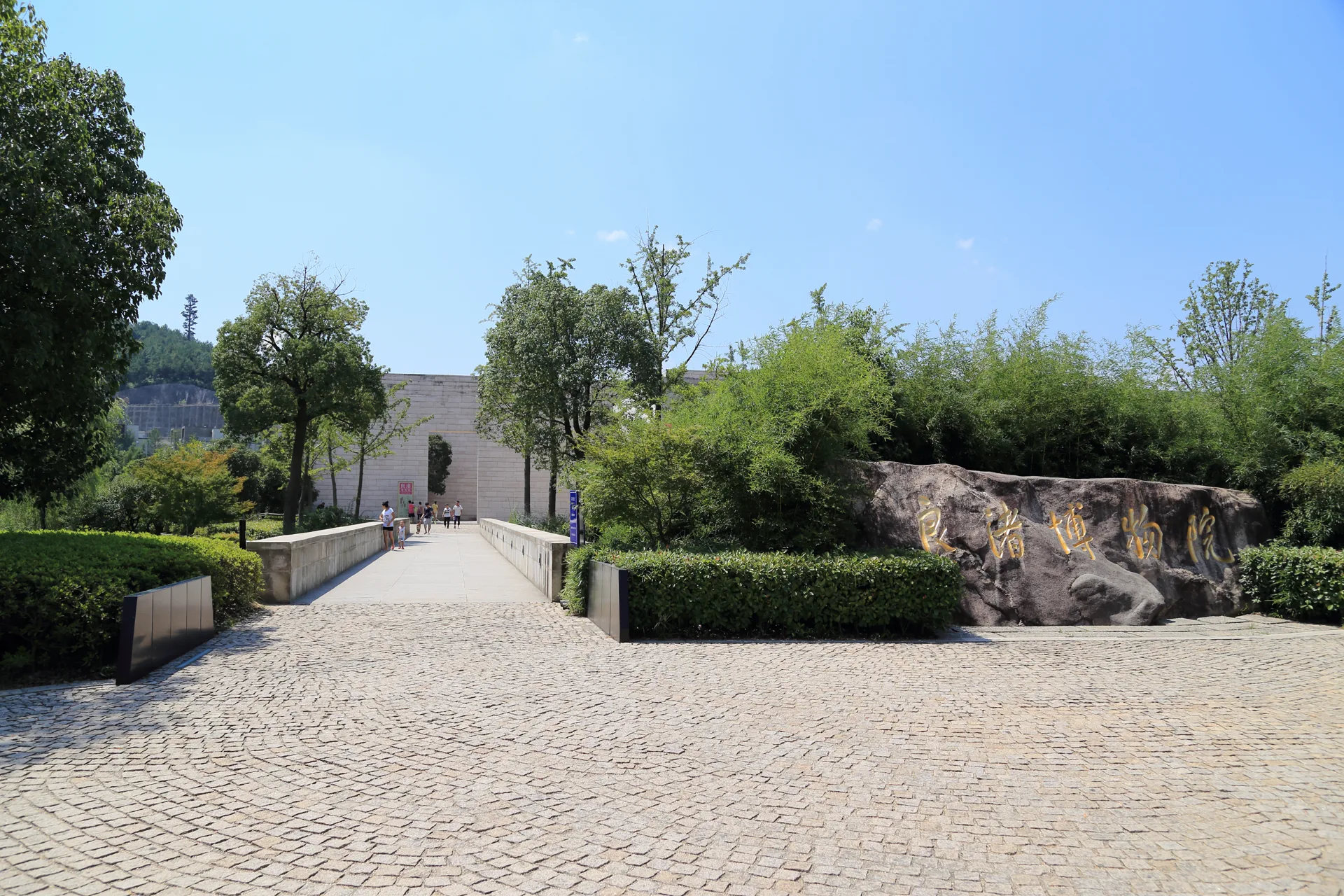 Angular galleries and reflecting water at Liangzhu Museum in Hangzhou