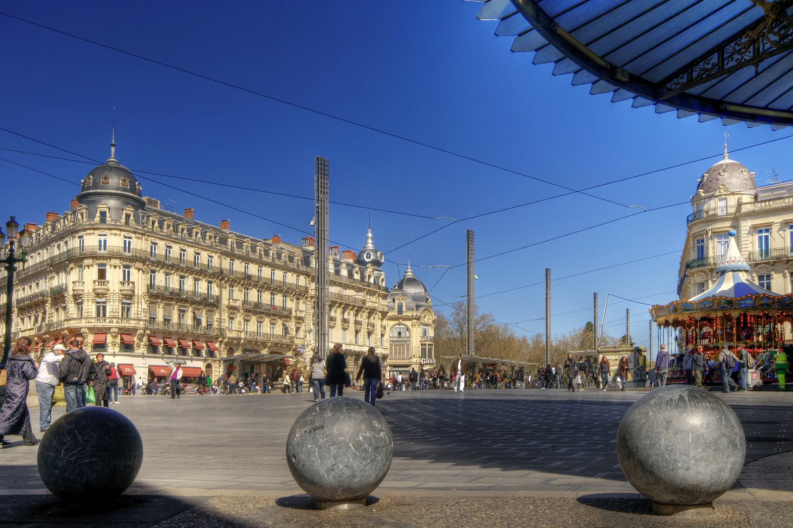 Place de la Comédie and central Montpellier architecture