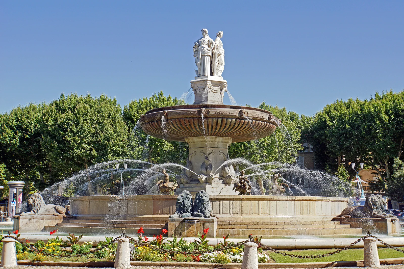 Fountain and plane-tree avenue in central Aix-en-Provence