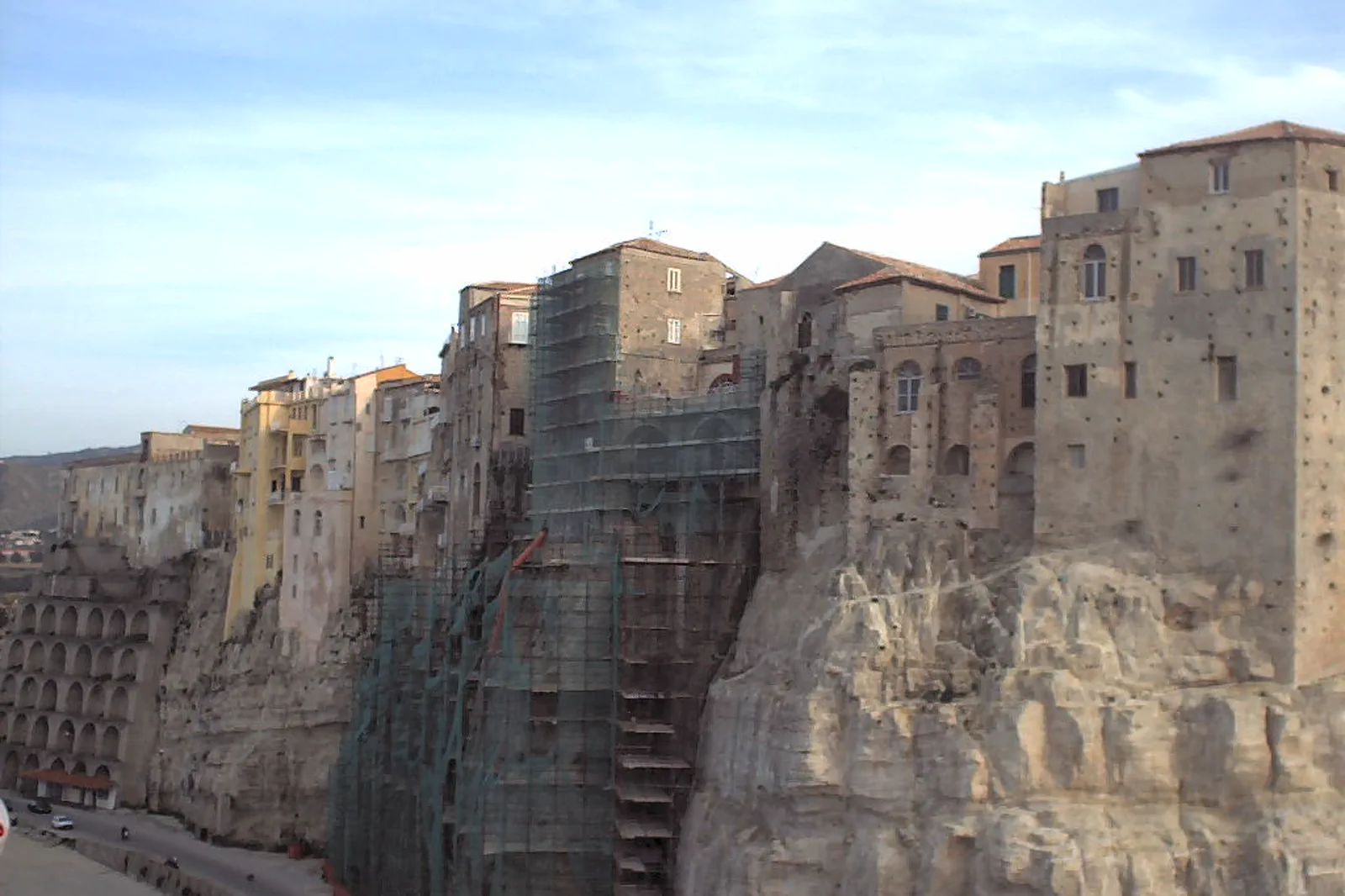 Tropea 懸崖上舊城與海上 Santa Maria dell’Isola