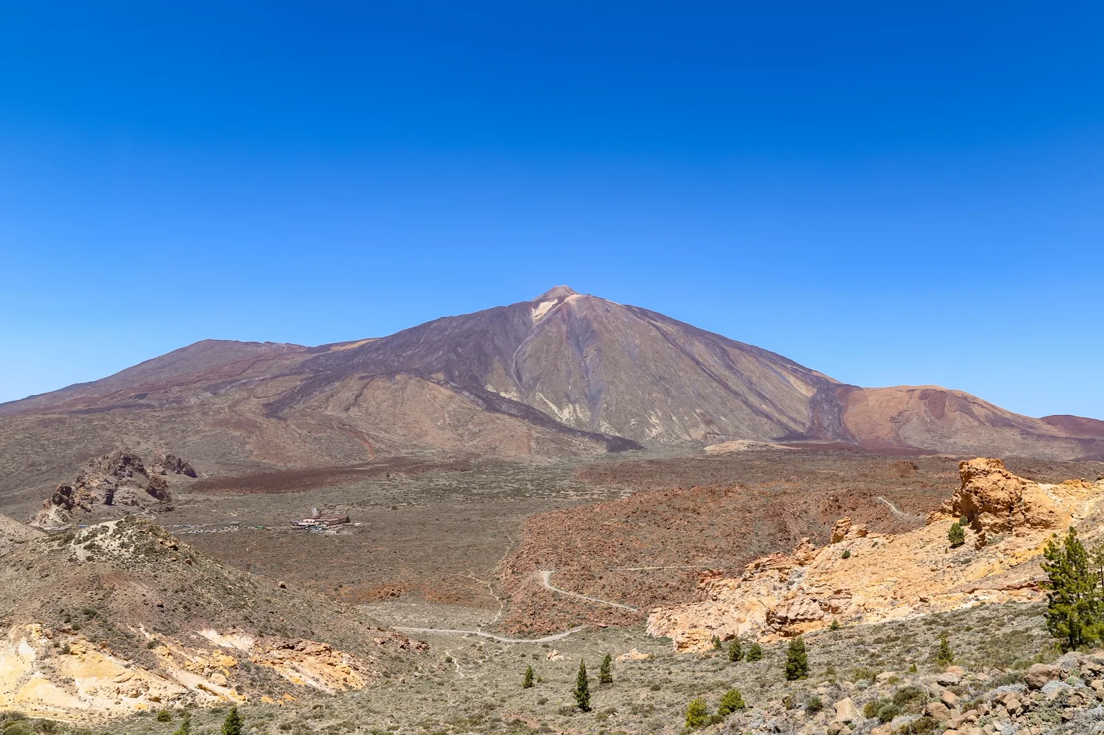 從特內里費島俯瞰羅克斯德加西亞與泰德火山