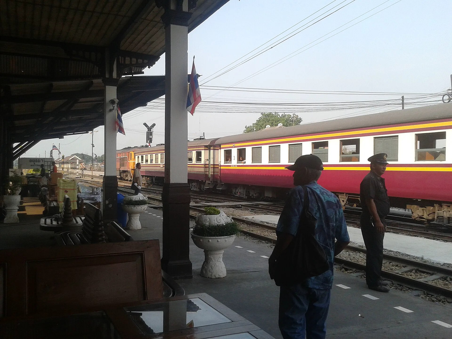 Train and platform at Ayutthaya railway station