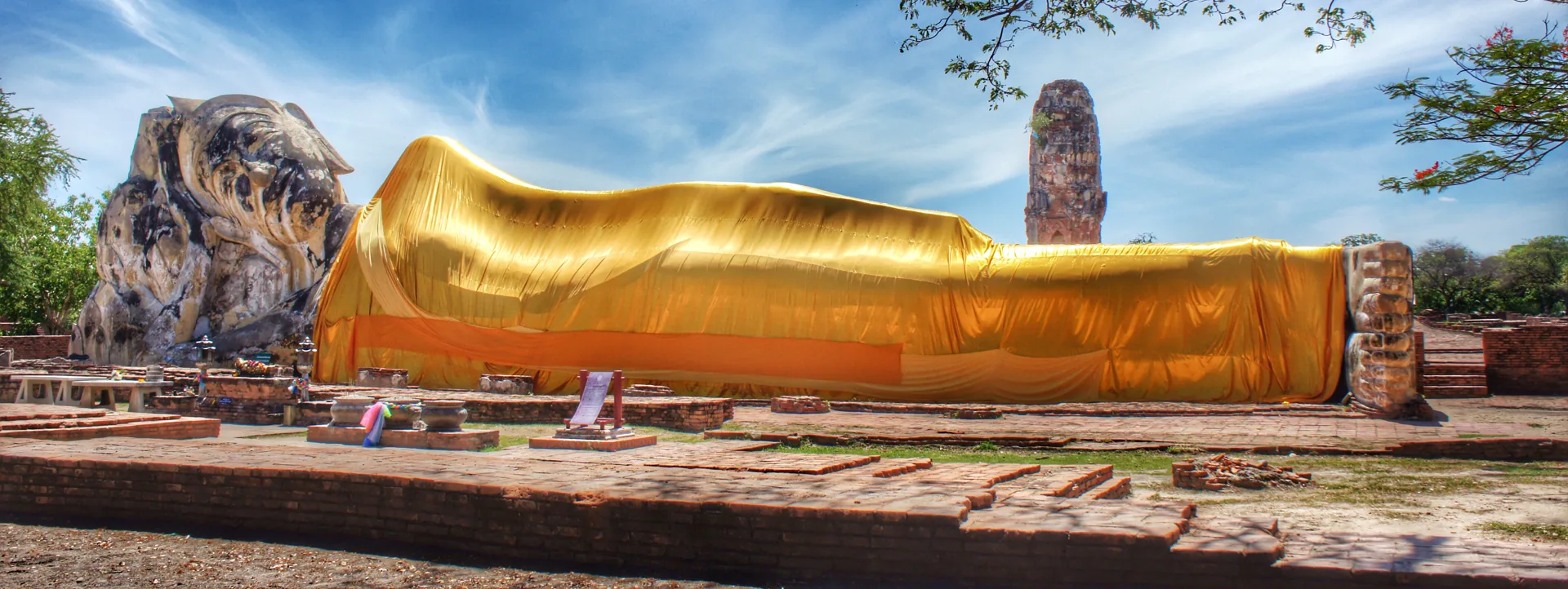 Reclining Buddha at Wat Lokayasutharam