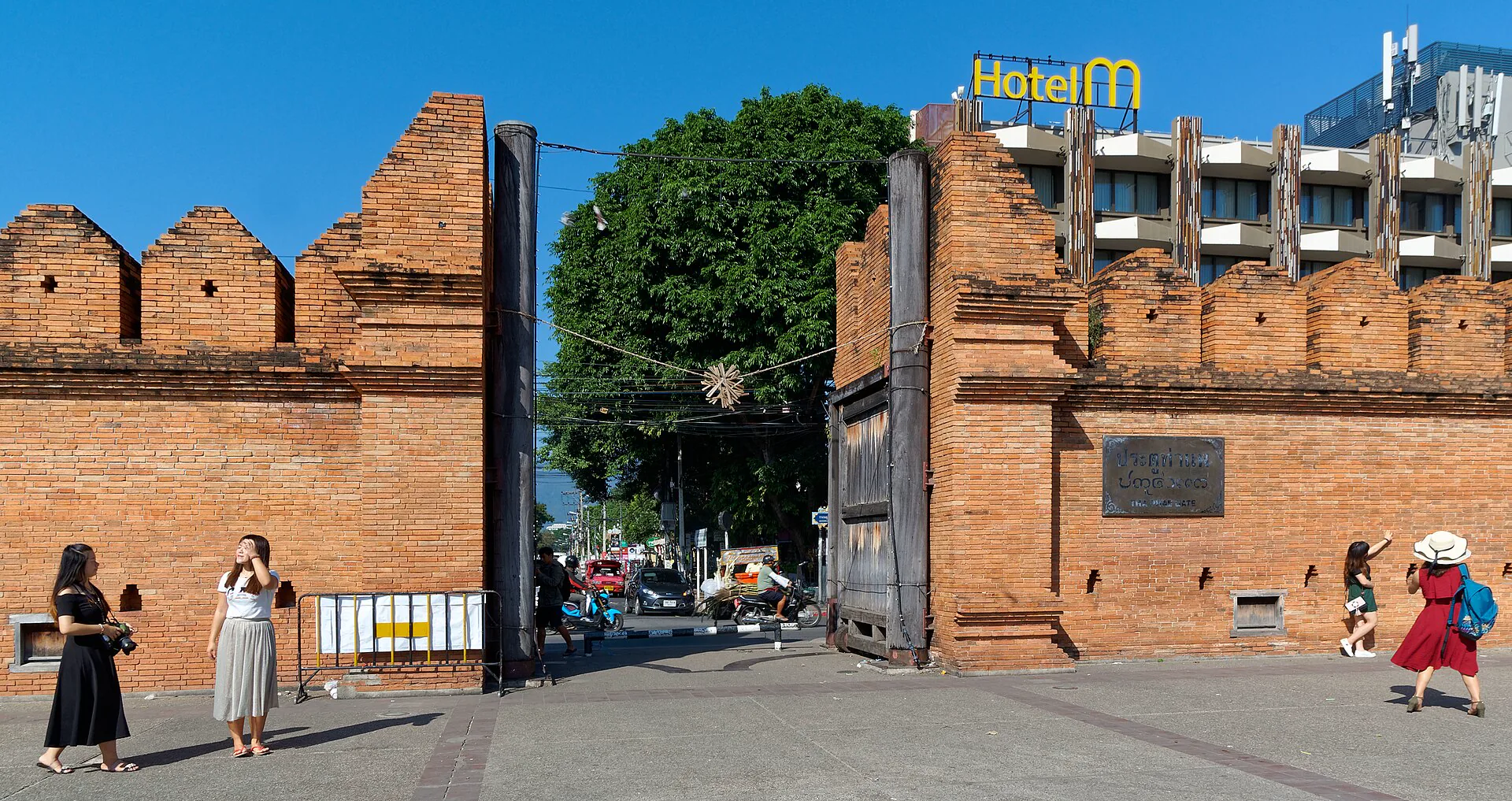 Tha Phae Gate and the surviving brick wall on Chiang Mai's old-city edge